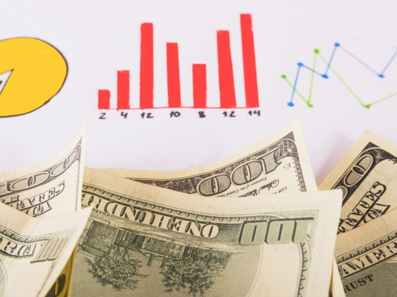 Người chơi đang nghiên cứu hướng dẫn chiến lược chơi game dr88 trên máy tính